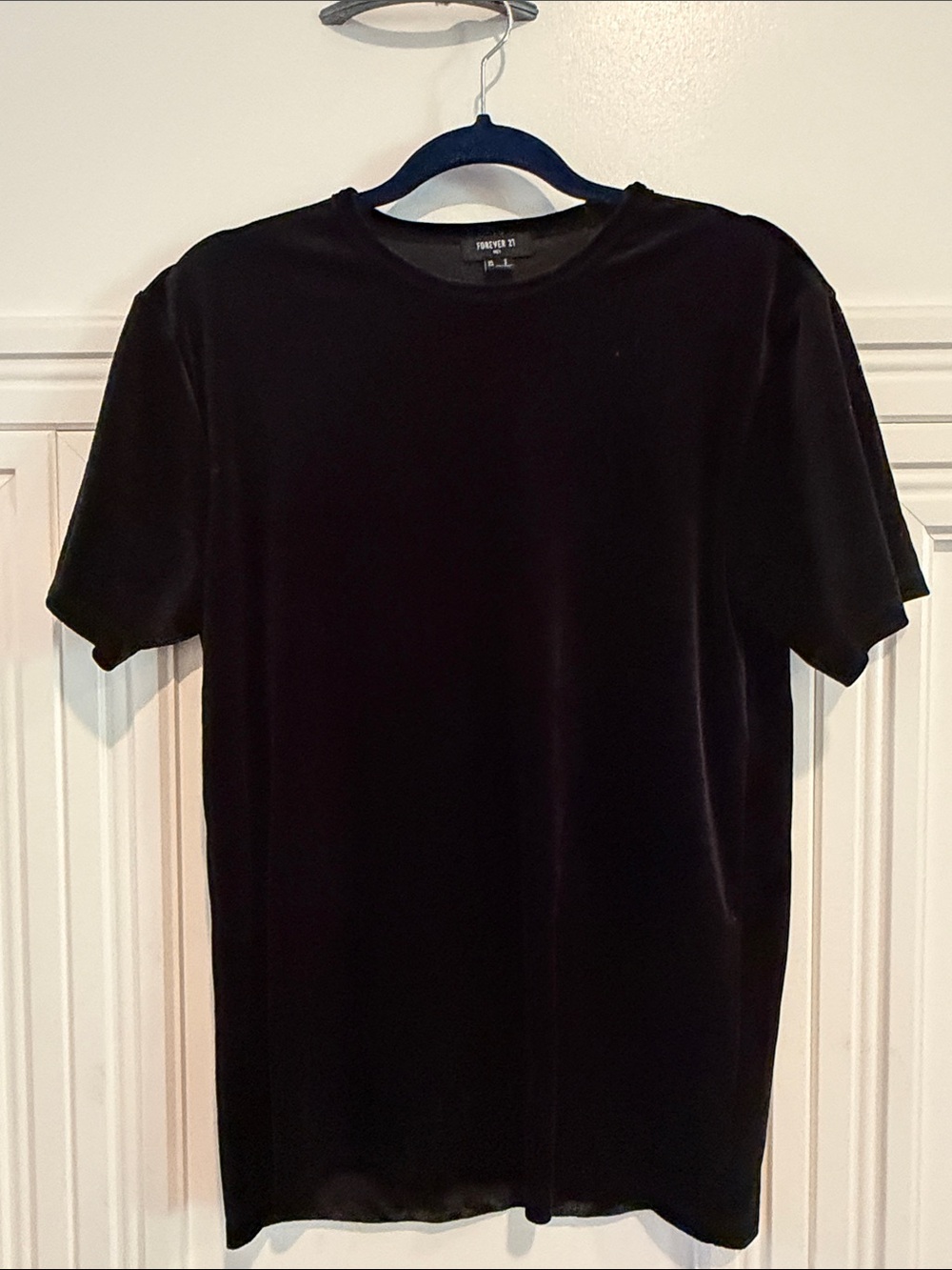 Forever 21 Men’s Black Velvet Crewneck T-Shirt